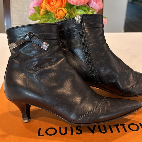 Authentic Louis Vuitton ankle boots - Picture 3 of 16